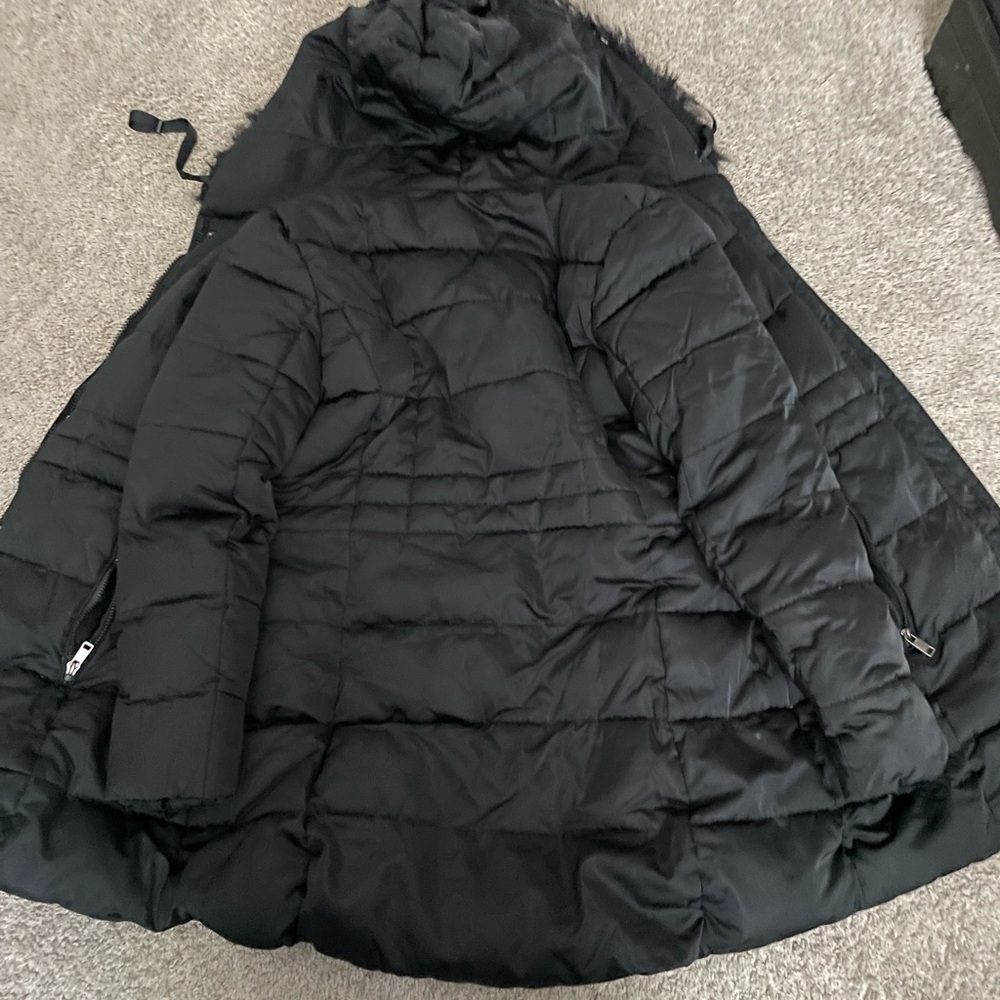 Elegant Black Puffer Coat for Women